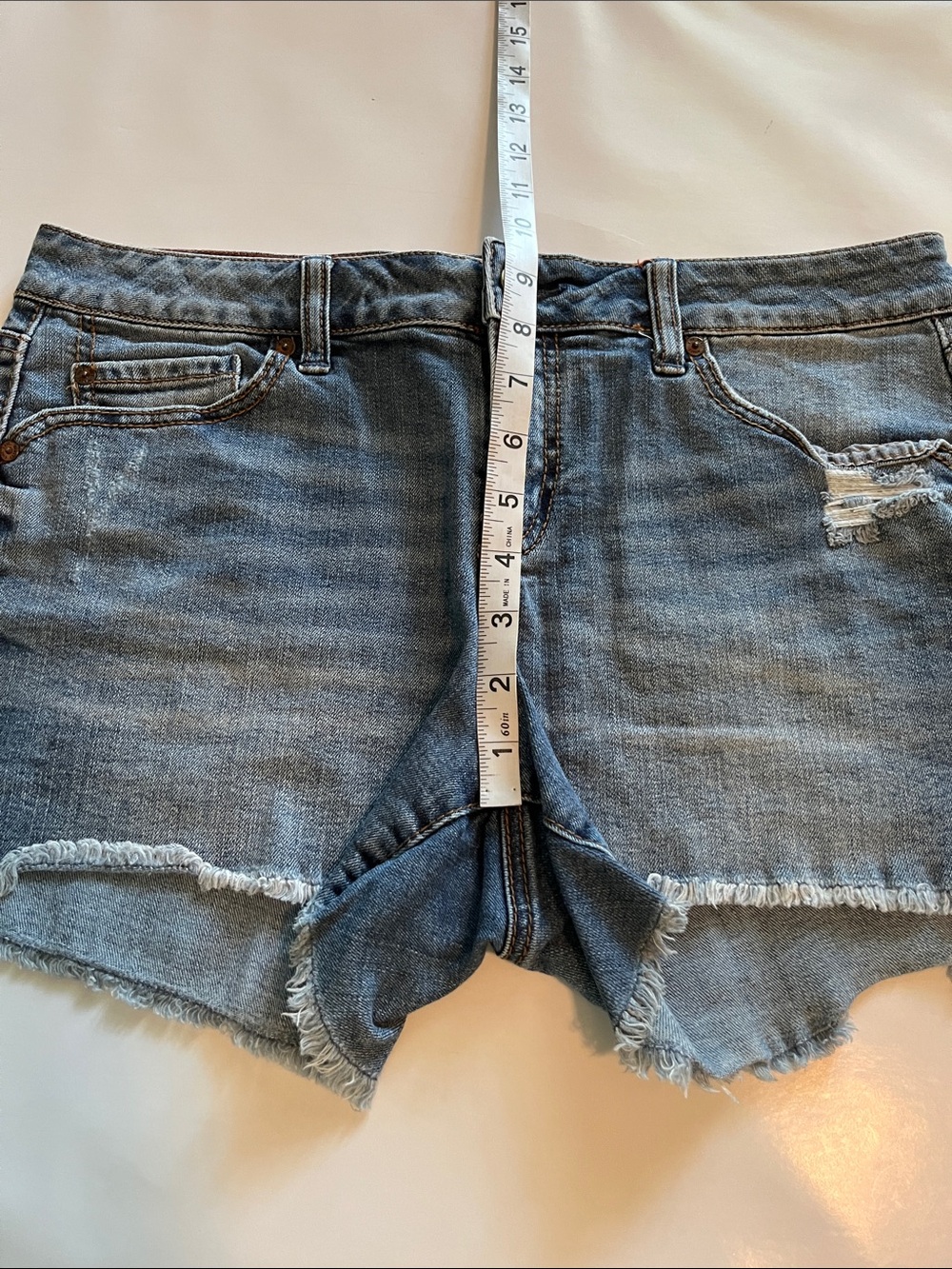Level 99 Mid Rise Shorts Size 29 - Picture 6 of 16